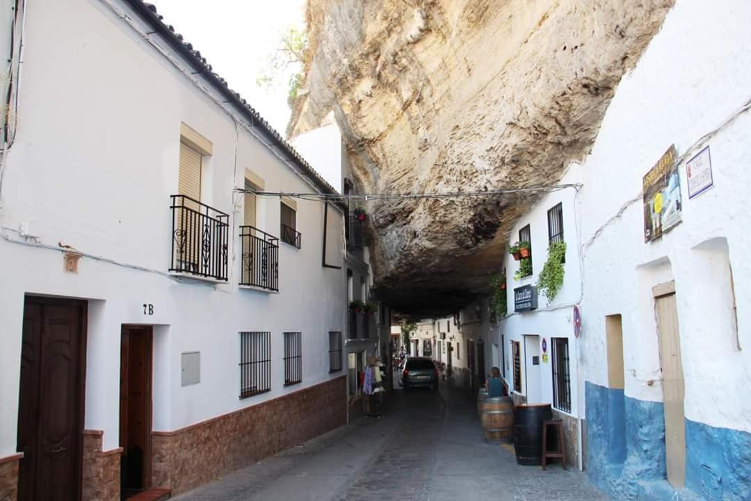 La Roca Encantada Setenil De Las Bodegas Exterior photo